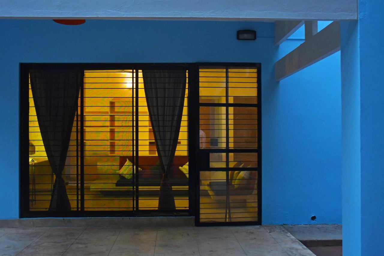 ホテル The Club House- Swimming Pool That'S Better Than The Beach ポンディシェリ エクステリア 写真
