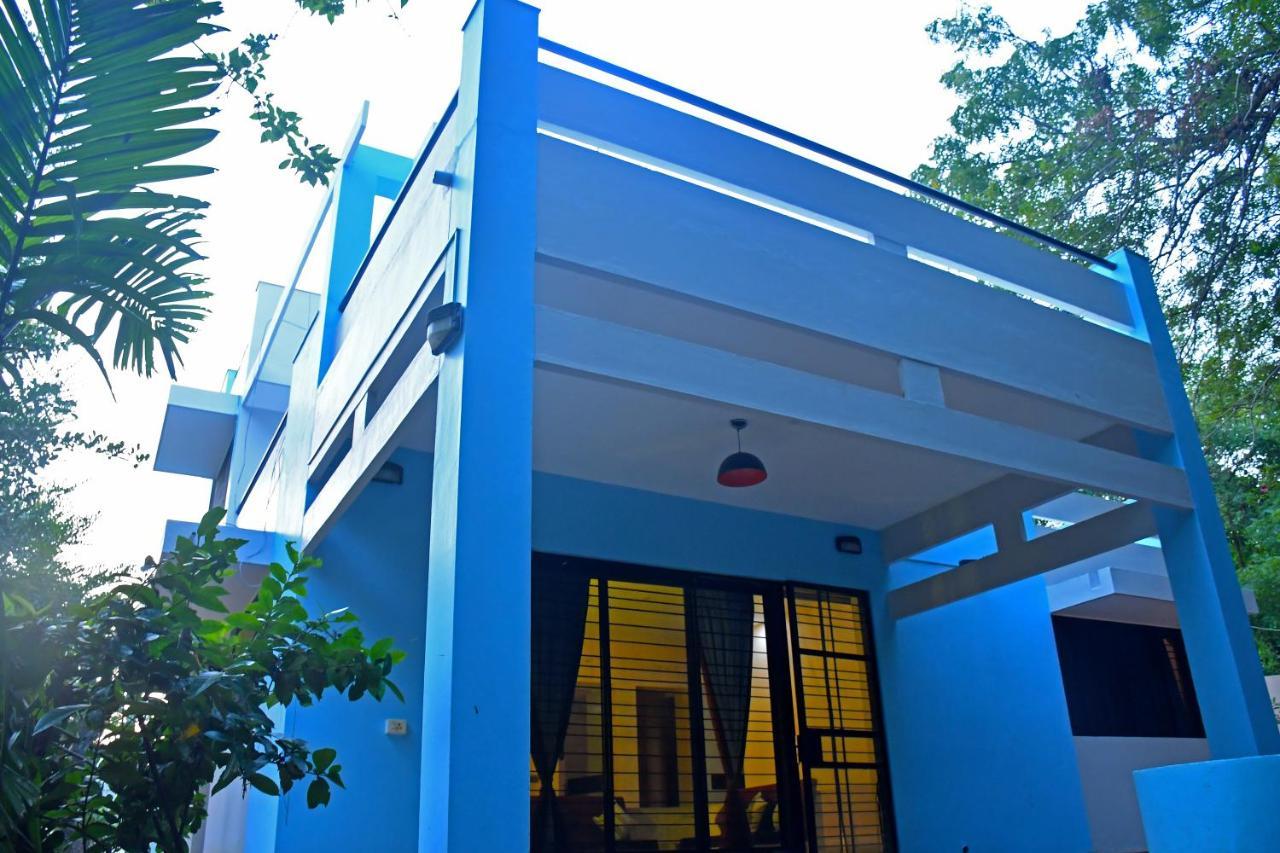 ホテル The Club House- Swimming Pool That'S Better Than The Beach ポンディシェリ エクステリア 写真