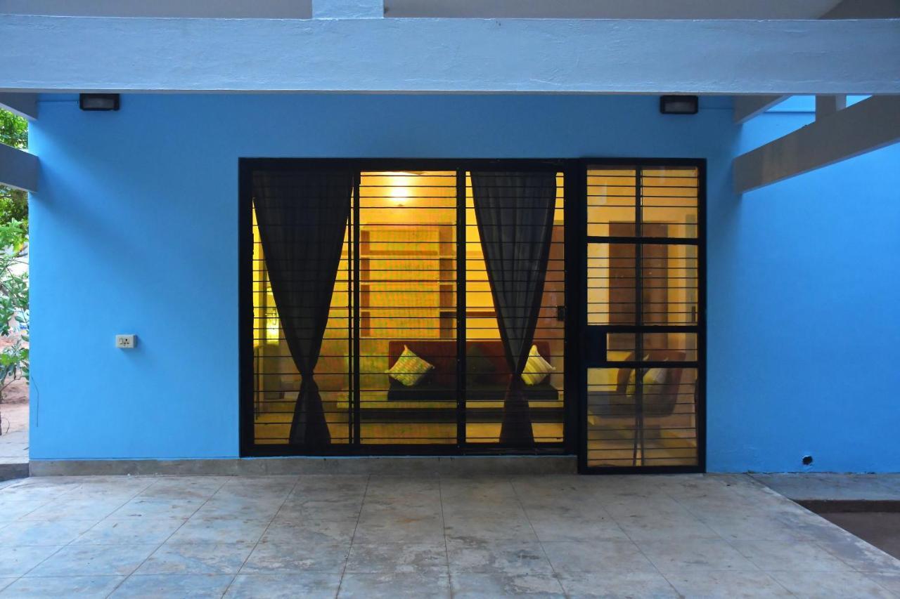 ホテル The Club House- Swimming Pool That'S Better Than The Beach ポンディシェリ エクステリア 写真